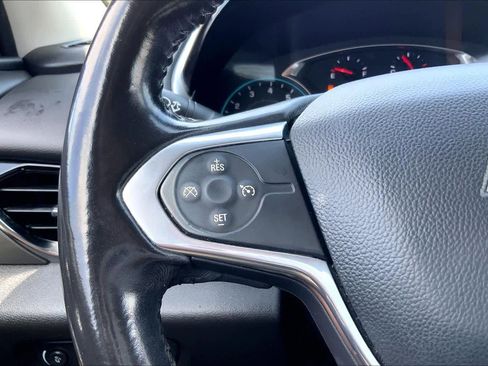 Used 2021 Chevrolet Traverse LT w/ LT Premium Package image 23