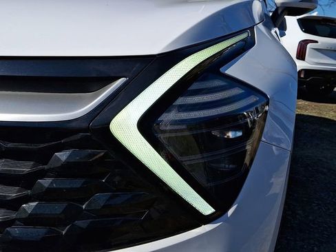 Certified 2024 Kia Sportage EX image 8