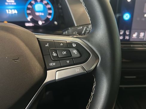 Used 2026 Volkswagen Atlas Cross Sport SE FWD image 21