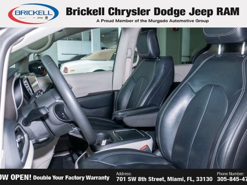 Used 2022 Chrysler Pacifica Touring-L FWD image 14