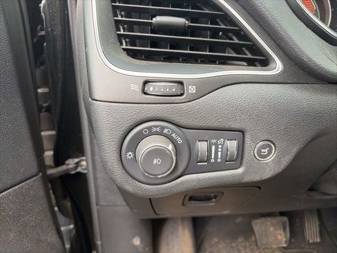 Used 2022 Jeep Cherokee Trailhawk w/ Sound & Nav Group AWD/4WD image 19