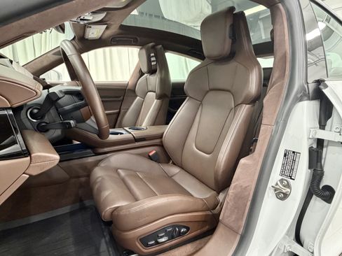 Certified 2025 Porsche Taycan Turbo S AWD/4WD image 33