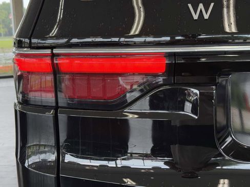 Used 2024 Jeep Wagoneer 4WD w/ Premium Group I image 20