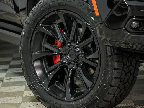 New 2026 GMC Yukon AT4 w/ AT4 Premium Package AWD/4WD image 3