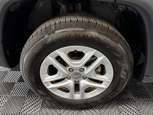 Used 2018 Jeep Compass Sport image 17