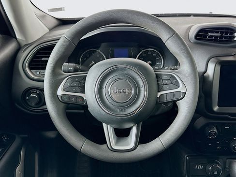 Used 2023 Jeep Renegade Latitude image 18