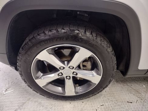 Used 2021 Jeep Grand Cherokee L Limited AWD/4WD image 5
