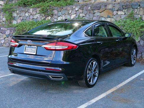 Used 2019 Ford Fusion Titanium AWD/4WD image 7