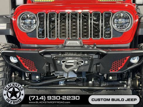 Used 2025 Jeep Wrangler Unlimited Rubicon 4xe w/ Convenience Group AWD/4WD image 10