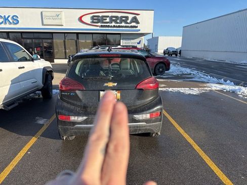 Used 2021 Chevrolet Bolt Premier w/ Infotainment Package image 6