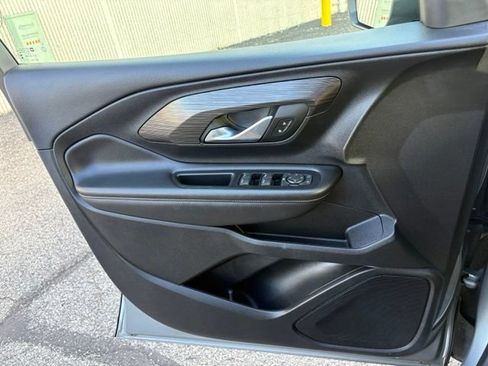 Used 2023 GMC Terrain SLE FWD image 24