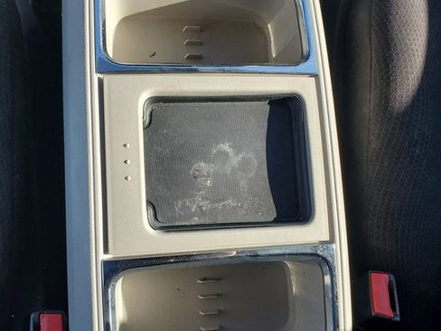 Used 2011 Chrysler Town & Country Touring image 28