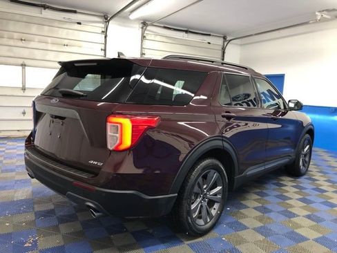Certified 2022 Ford Explorer XLT w/ Equipment Group 202A image 4