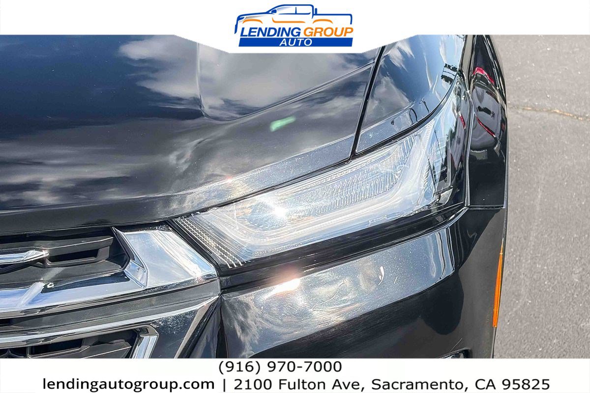 Used 2023 Chevrolet Traverse LT FWD image 7