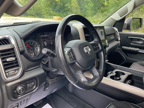 Used 2022 RAM 1500 Laramie AWD/4WD image 10