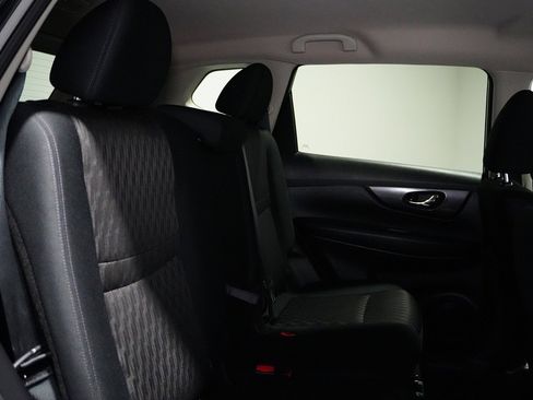 Used 2020 Nissan Rogue SV image 20