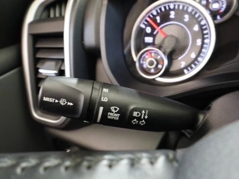 Used 2020 RAM 1500 Big Horn AWD/4WD image 32
