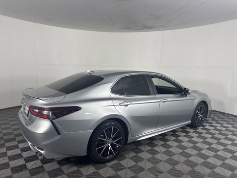 Used 2023 Toyota Camry SE FWD image 6