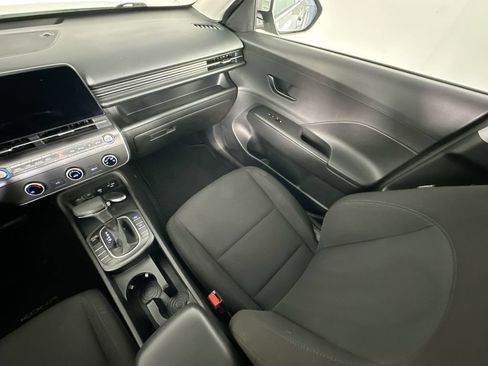 Used 2025 Hyundai Kona SE FWD image 11