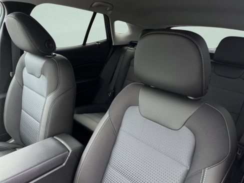 New 2026 Chevrolet Trax LT image 15