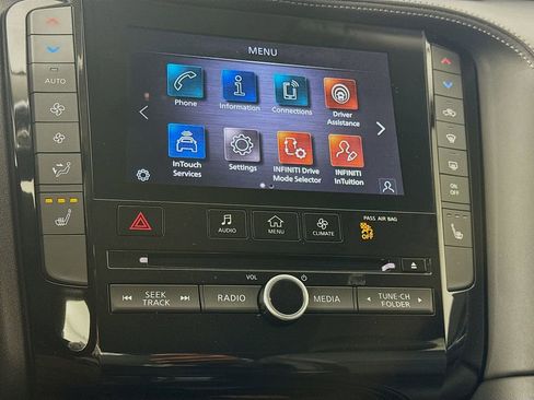 Certified 2025 INFINITI QX50 Luxe image 18