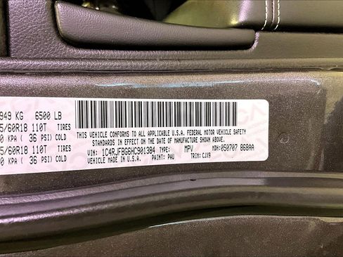 Used 2017 Jeep Grand Cherokee Limited AWD/4WD image 18