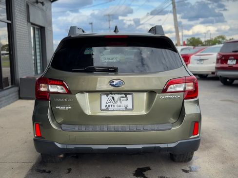 Used 2017 Subaru Outback 2.5i Limited AWD/4WD image 3