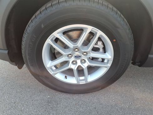 Used 2026 Ford Explorer Active RWD image 9