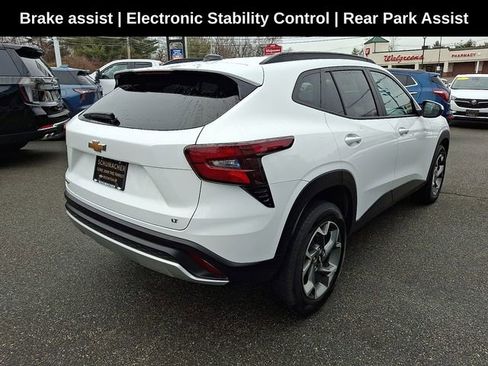 Used 2024 Chevrolet Trax LT w/ Driver Confidence Package image 10