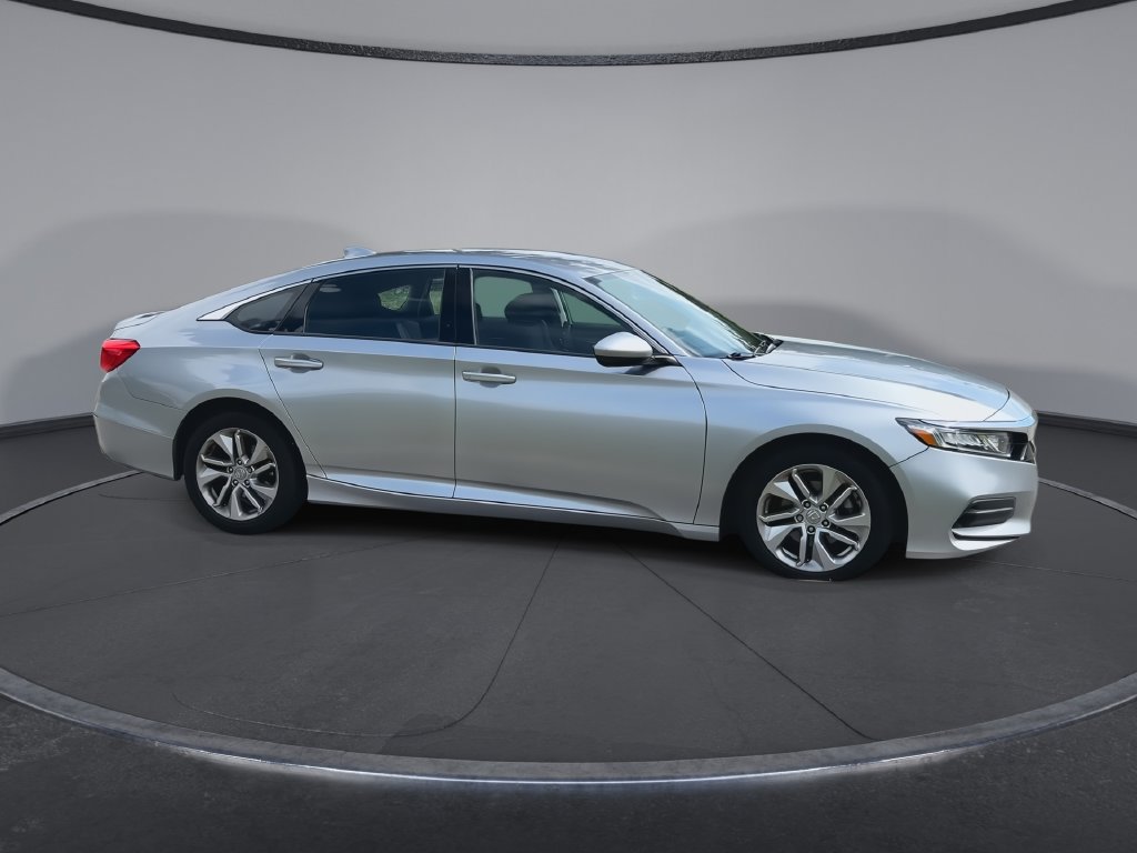 Used 2018 Honda Accord LX image 2
