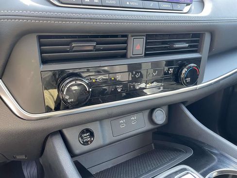 Used 2025 Nissan Rogue S FWD image 25