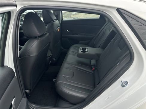 New 2026 Hyundai Elantra Limited FWD image 21