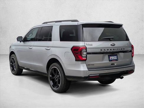 Used 2023 Ford Expedition Limited image 7