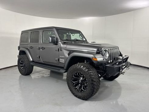 Used 2020 Jeep Wrangler Unlimited Sahara AWD/4WD image 3