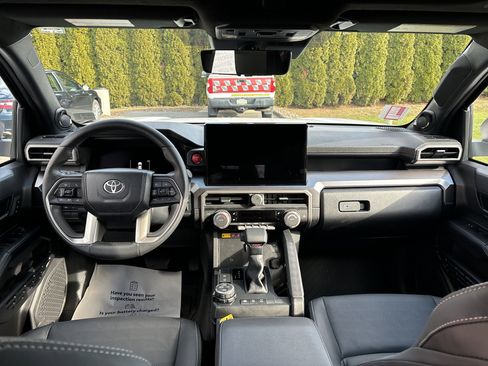 Used 2025 Toyota 4Runner TRD Off-Road Premium image 15