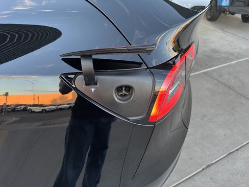 Used 2024 Tesla Model Y Long Range image 39