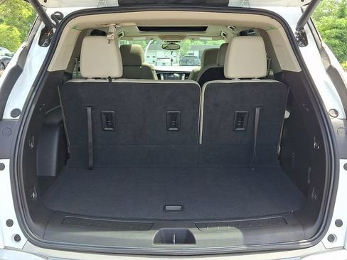 Used 2021 Buick Enclave Essence w/ Sound and Sites Package AWD/4WD image 31