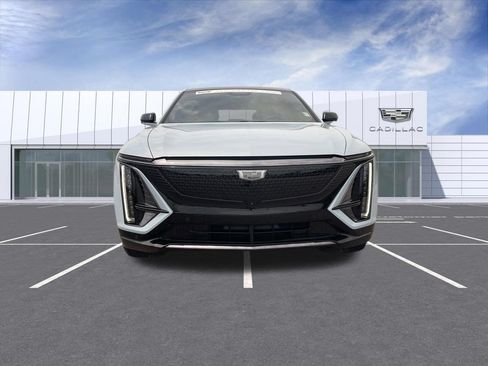 Certified 2024 Cadillac Lyriq Sport AWD/4WD image 3