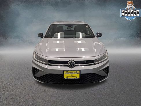 Used 2025 Volkswagen Jetta Sport FWD image 2