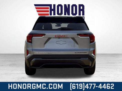 Used 2025 GMC Terrain Elevation image 4