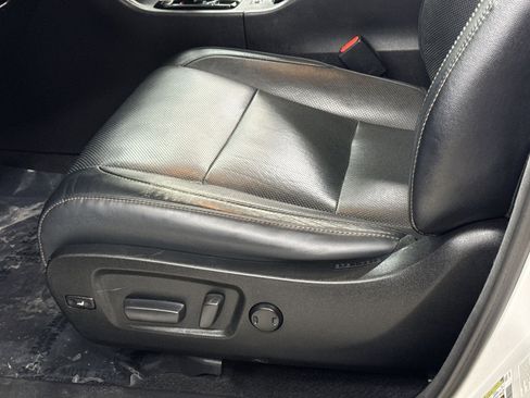 Used 2018 Toyota Highlander Limited Platinum image 18