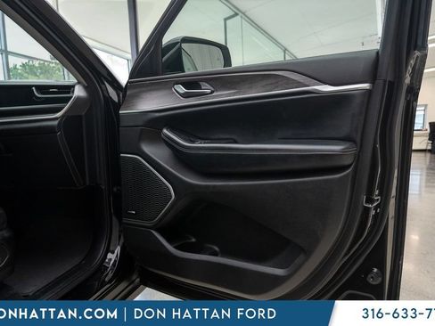 Used 2022 Jeep Grand Cherokee L Limited w/ Trailer Tow Group (B) AWD/4WD image 28