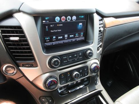 Used 2020 GMC Yukon XL Denali w/ Denali Premium Package AWD/4WD image 36