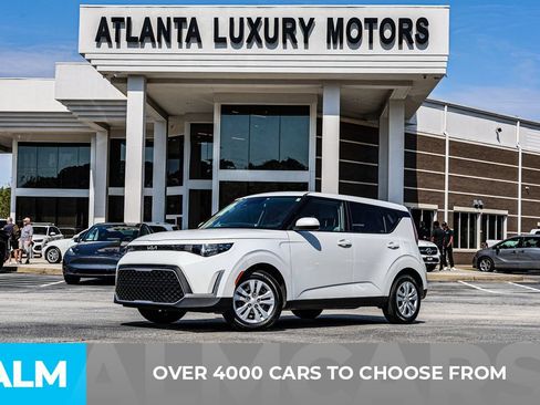 Used 2025 Kia Soul LX FWD image 3