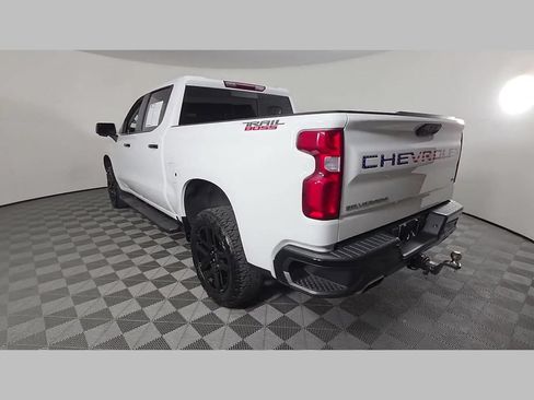 Used 2024 Chevrolet Silverado 1500 LT Trail Boss w/ LT Trail Boss Premium Package AWD/4WD image 48