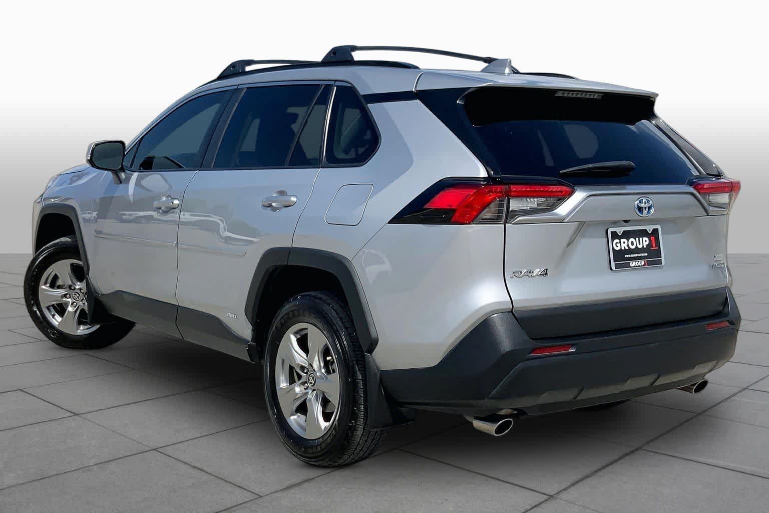 Used 2024 Toyota RAV4 XLE AWD/4WD image 12