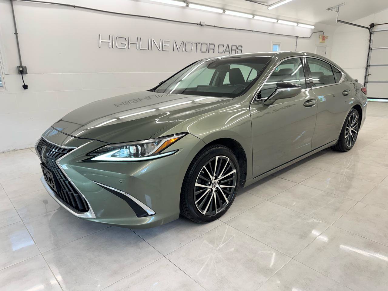 Used 2022 Lexus ES 350 w/ Premium Package FWD image 1