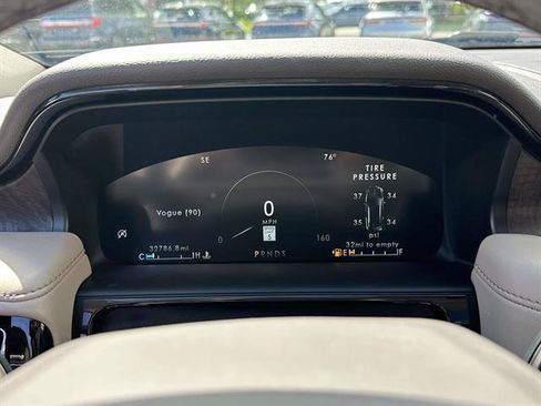 Used 2022 Lincoln Nautilus Reserve AWD/4WD image 39