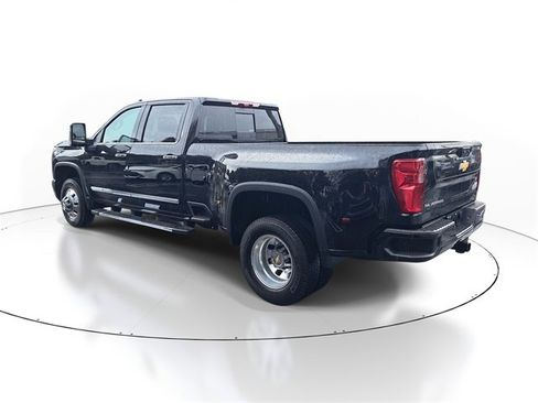 Used 2024 Chevrolet Silverado 3500 High Country w/ Technology Package image 4