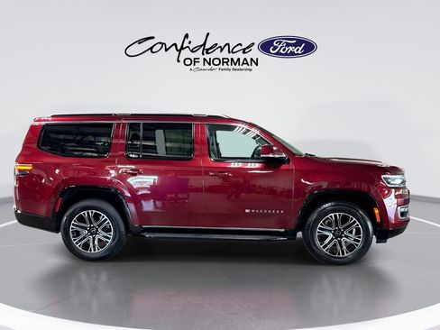 Used 2022 Jeep Wagoneer Series II AWD/4WD image 10